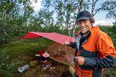 Seks nye episoder med spektakulære naturopplevelser venter oss. I snitt har over 1,3 millioner seere fått med seg første sesong.