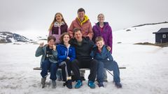 Disse skal være med i den andre sesongen av «Team Pølsa». Bak fra venstre: Alva, Erik og Eleah. Foran fra venstre: Kornelius, Synne, Øystein (teamleder) og Benjamin.