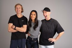 Selma får med seg psykolog Lars Dehli og dragartist Kai Thomas Larsen som faste paneldeltakere i podkasten.