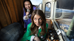 Romy Felicia Østrøm og Gyda Ulrikke Waagbø er de nye programlederne for det populære NRK P3-programmet «Pønsj».