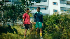 Bestevennene Leon og Kamal (14) fra Oslos østkant drømmer begge om å bli fotballproffer og prøvespiller for en eliteklubb på vestkanten.