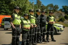 Gjennom flere uker skal barna gjennom en intensiv miniutdanning hvor de får trene slik ekte politistudenter gjør.