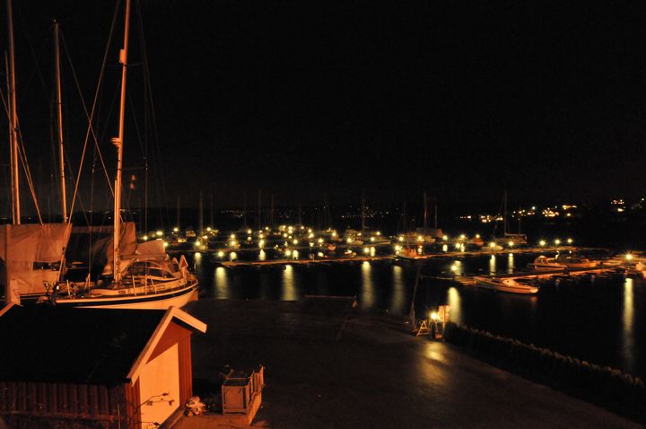 Illustrasjonsbilde: Drukningsulykker etter fall fra land er den vanligste ulykkestypen. Hvert år skjer det også ulykker etter fall mellom båt og brygge.