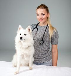 Aja Nafstad, veterinær i Hundehelse.no