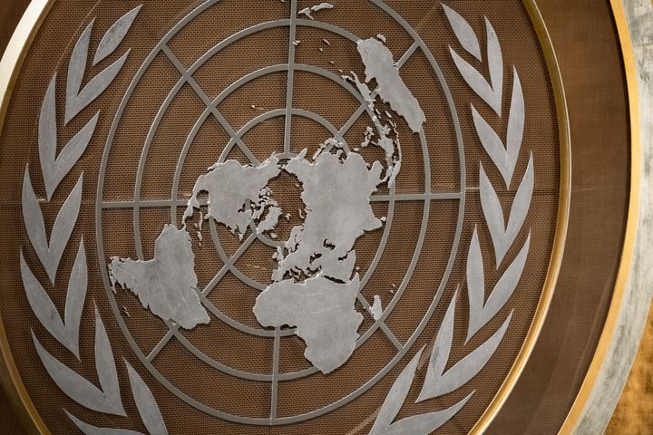 I det reviderte nasjonalbudsjettet foreslår regjeringen økt støtte til fred og konfliktforebygging, mens støtten til andre FN-initiativer, som FN-sjefens reformagenda, nedprioriteres. Foto: UN Photo/Evan Schneider.