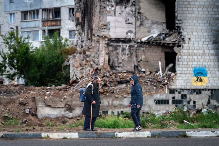 Nå er det tre år siden Russlands fullskala invasjon av Ukraina. Men, har man kommet et skritt nærmere fred? FN-sambandet forklarer. Foto: OCHA/Matteo Minasi