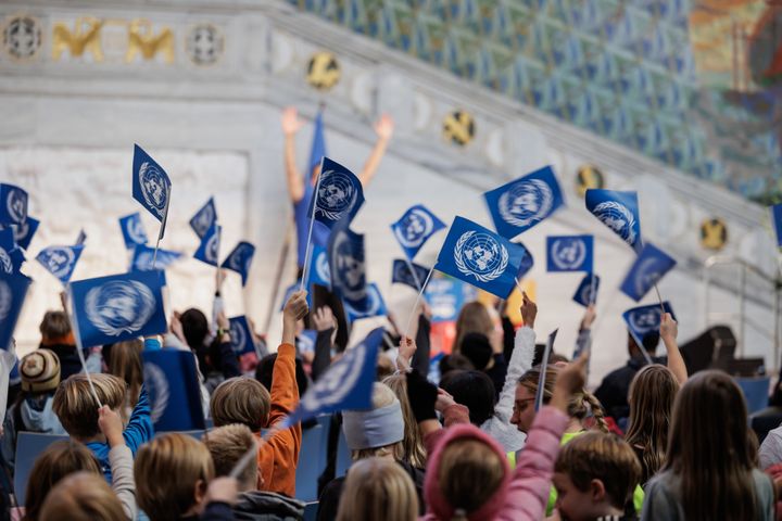 Nå er det snart FN-dagen igjen. På denne dagen, i FNs 80. år, skjer det mye spennende rundt om i landet. Foto: Magent fotobyrå/Knut Neerland