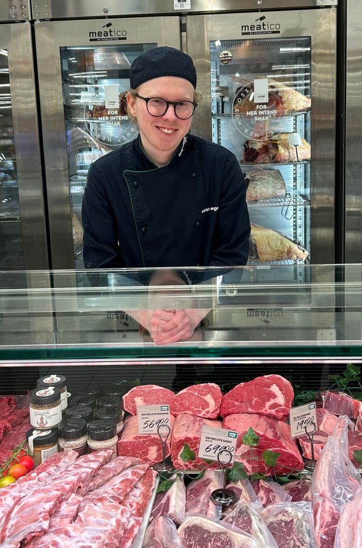 Cornelius Lia Bele, lærling ved Coop Mega Meglergården. Foto: Coop Mega