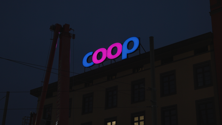 På Majorstua og Carl Berner i Oslo vil O-ene i Coops logo farges rosa og lyse opp bybildet.