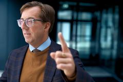 Adm. direktør Rune Aale-Hansen i Regnskap Norge er skeptisk til økt bruk av kontanter som betalingsmiddel.