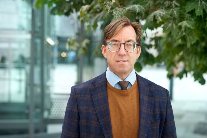 Et lite inngripende tiltak for folk flest, men et kraftig bidrag i å kutte administrative byrder for næringslivet, sier Rune Aale-Hansen, administrerende direktør i Regnskap Norge.