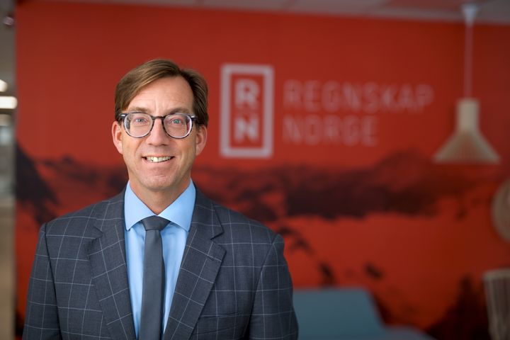 Regnskapsbransjen holder stillingen godt, samtidig som de andre bransjene i undersøkelsen har hatt større nedgang, sier Rune Aale-Hansen, administrerende direktør i Regnskap Norge.