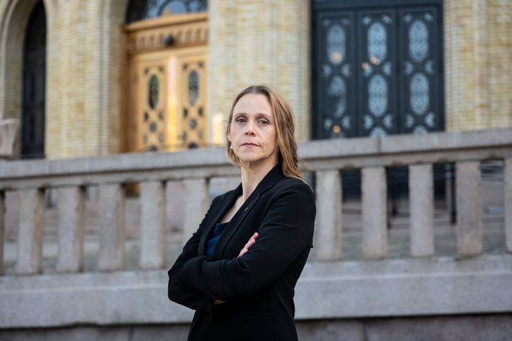 Leder i Akademikerne Lise Lyngsnes Randeberg oppfordrer politikerne til å ta ansvar og finne en løsning.