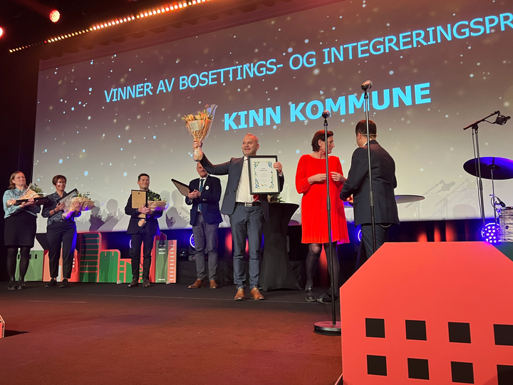 Kinn kommune vant Bosettings- og intergreringsprisen i 2022