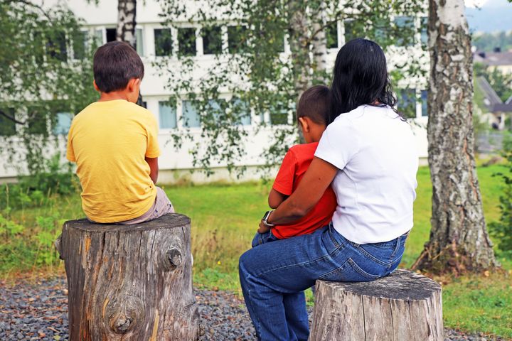 42 prosent av innvandrerbarna lever i fattigdom, sammenlignet med fem prosent av barna i den øvrige befolkningen.