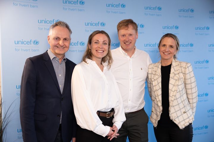 Odd Bjørnerud, teamleder næringsliv i UNICEF Norge, Maria Greenberg Bergheim, generalsekretær i UNICEF Norge, Vegard Kjuus, KIWI-sjef og Kristine Aakvaag Arvin, kommunikasjonsdirektør i KIWI