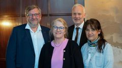 Geir Bergkastet (nr. 3 fra venstre) ble valgt inn som nytt medlem i Arbeidsgiverforeningen Spekters styre under dagens generalforsamling. Her er han sammen med f.v.: Bernt Reitan Jenssen, styreleder; Inger Cathrine Bryne, styrets nestleder og Anne-Kari Bratten, administrerende direktør i Spekter.