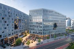 Diagonale-prosjektet er tegnet av arkitektkontoret Lund Hagem Arkitekter og Atelier Oslo. Det er en del av vinnerprosjektet av «Deichman-aksen konkurransen» som også inkluderte plassering av det nye Deichman Bjørvika.