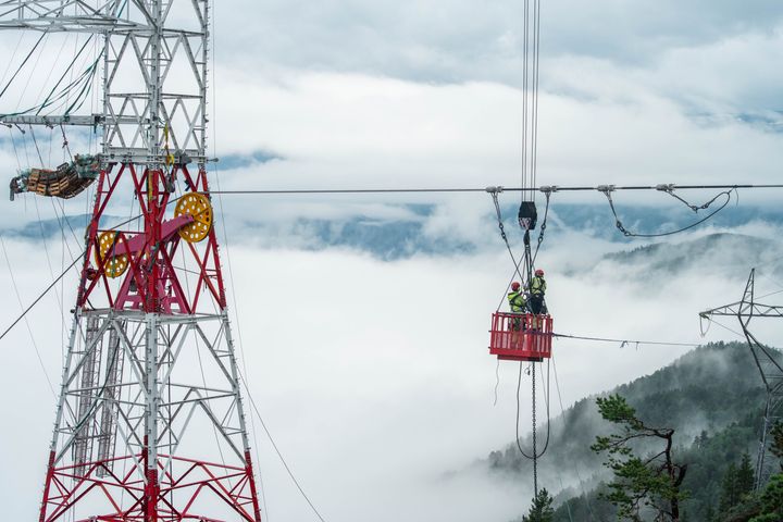 Arbeid med fjordspenn over Sognefjorden