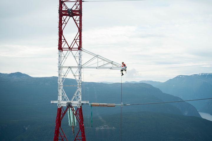 Illustrasjon, mast fjordspenn.