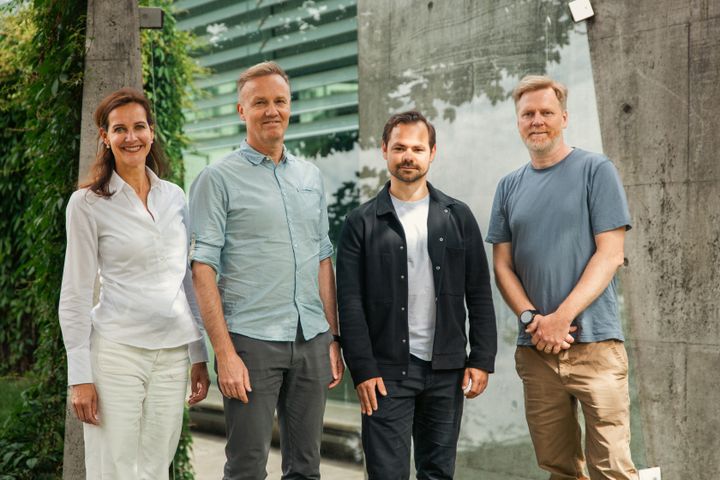 Asplan Viak mottar prestisjepris for innovativ og strategisk bruk av GIS-verktøy. (F.v.) Teknologidirektør Anne Strand-Gjesdal, GIS-leder Anders Østmoe, kundeansvarlig i Geodata Jon Petter Furnée og leder for GIS-plattformen Stian Heid. Prisen ble delt ut under Esris årlige konferanse i San Diego i USA i 16.juli.