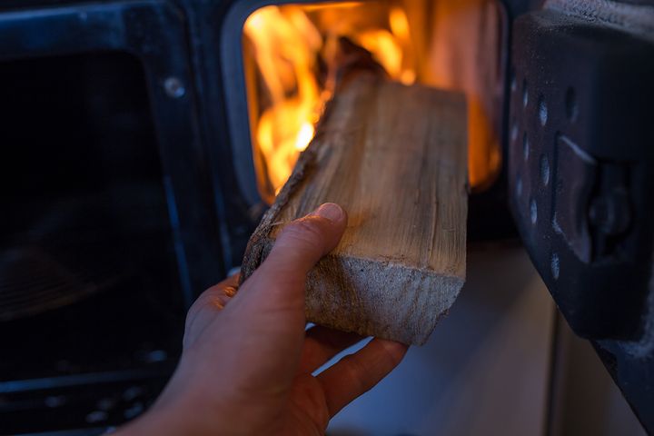 Beredskapstiltak: Det er lettere å holde varmen når strømmen går hvis du har et ildsted i hus.
