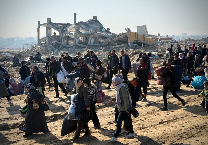 MILLIONER PÅ FLUKT: I Gaza er nesten hele befolkningen drevet på flukt, og det er dokumentert systematiske overgrep mot kvinner og jenter i krigen.
