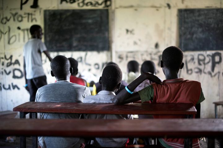 Tenåringsgutter er særlig utsatt for å bli rekruttert som barnesoldater.