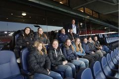 Jenter-17 + ledere fra Øyer-Tretten IF fikk oppleve Rosenborg mot Vålerenga i Cupfinalen for kvinner fra vip-plass på Ullevaal, som en ekstra bonus.