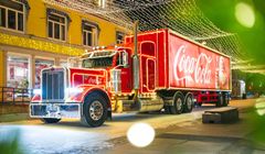 Den lysende juletraileren har blitt en kjær førjulstradisjon for mange, her fra en stopp i Tromsø.