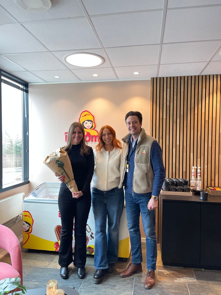 Kommunikasjonssjef i Diplom-Is Anne-Lene Molland, prosjektleder for medlemmer og hovedpartnere i Hold Norge Rent Dina Mathilde Bratt og administrerende direktør i Diplom-Is Patrick F. Brewer.