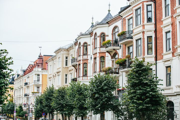 LEIEPRISENE FORTSETTER Å ØKE: Årsakene til at prisene på utleie fortsetter å øke er mange. Nå må leitakere over hele landet ut med 5 prosent mer i måneden enn for ett år siden. Foto: Shutterstock