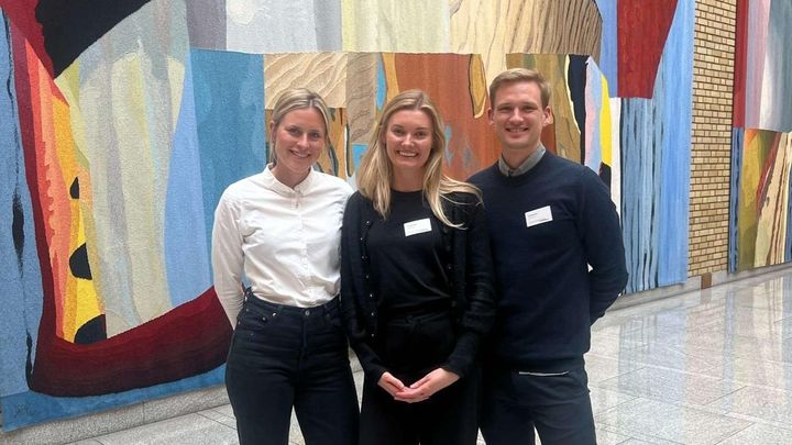 Helene Margrethe Bøhler (i midten) bidrar til å øke kvinneandelen blant norske gründere. Hun er daglig leder i Vind Technologies. Her sammen med medgründerne Hilde Kristin Njøten og Jan-Tore Horn.