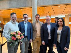 Brødrene Freberg sammen med statssekretær i Landbruks- og matdepartementet Hanne-Berit Brekken og administrerende direktør i Innovasjon Norge, Håkon Haugli