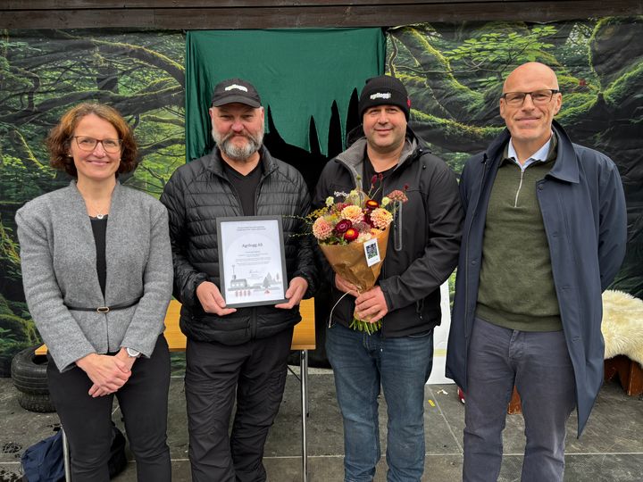 F.v. Anita Vik Buckley (IN), Bjørn Tore Aksnes (Agrilogg AS), Jan Øystein Aksnes (Agrilogg AS) og Jan Egil Fornes (IN).