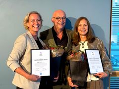 Helsetoppvinnere: Årets helsetopp Anita Tunold og Nina Therese Hovland i Novo Nordisk som er kåret Årets nykommer med GeirO Harnes fra WergelandApenes i midten.