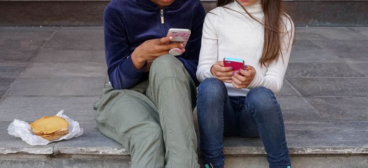 43 prosent av jenter på videregående føler seg misslykket fordi de ikke spiser like sunt som influensere