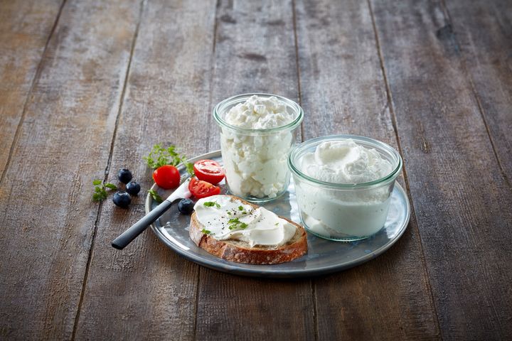 Produkter som cottage cheese, kefir og yoghurt naturell har gått fra å være blant de minst trendy produktene i meierihylla til å bli store internasjonale mattrender. Nå viser nye tall at den samme utviklingen treffer Norge. Foto: MELK