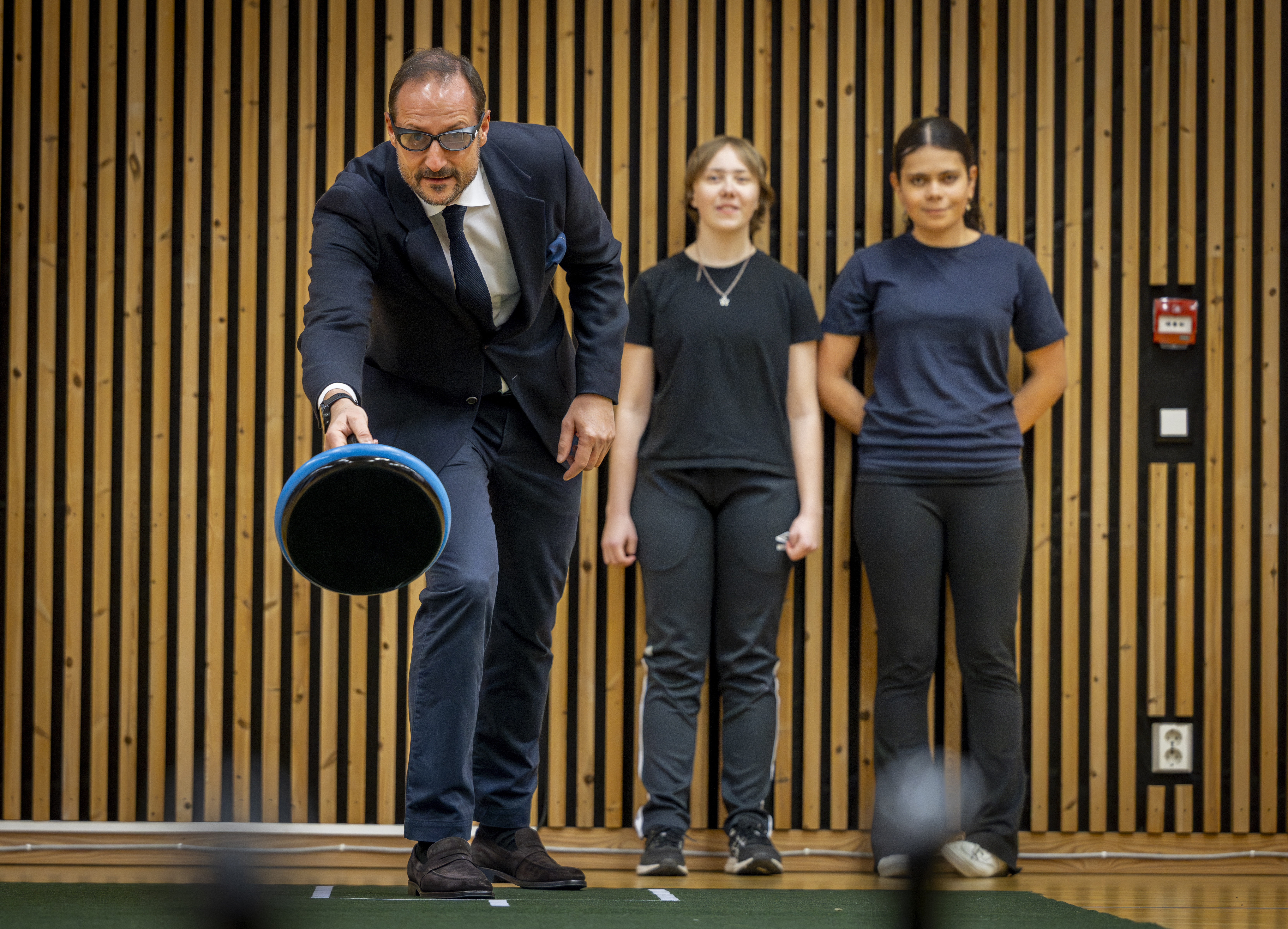 Kronprins Haakon: Et naturtalent i teppecurling – selv som svaksynt!