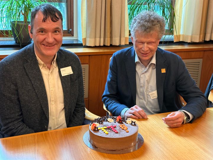 To%20menn%20og%20en%20sjokoladekake