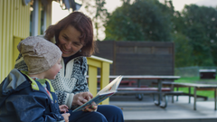 Yrker med høy grad av relasjonell eksponering, har høyere nivåer av sykepengemottak og flere mottakere av helserelaterte trygdeytelser enn andre yrkesgrupper. Illustrasjonsfoto barnehagelærer.