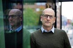 Regjeringens forslag om å fjerne kompetansekravene til helse- og omsorgstjenester i kommunene vil kunne bidra til et todelt helsevesen, sier Unio-leder Steffen Handal
