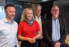 Unio, Akademikerne og YS har signert ny hovedtariffavtale i staten. Her med statsråd Karianne Tung. Fra venstre YS stats forhandlingsleder Jens Jahren, statsråden, Unio stats forhandlingsleder Steinar A. Sæther og Akademikerne stats forhandlingsleder Christer Wiik Aram.