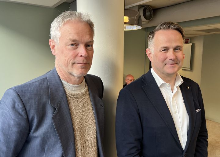 Forhandlingsleder Steinar A Sæther og riksmekler Mats Ruland.