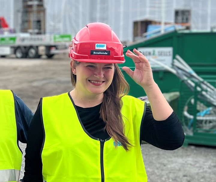 Cecilie Myrseth på besøk hos Ø. M. Fjeld