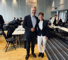 John Vincent Haugen, styreleder, Norsk Fjernvarme og til daglig adm. direktør i Drammen Fjernvarme og Oda Therese Gipling, daglig leder, Norsk Fjernvarme.