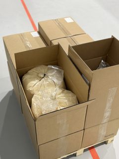 Proteinpulveret laget av laksehoder klar til å sendes til Sverige. Der skal de testes på svenske menn. Foto: Nofima