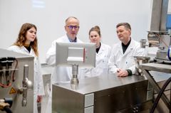 Liv Helene Sickel with her Nofima supervisors earlier in her doctoral work. To her left: Åge Oterhals, Tone Aspevik and Tor Andreas Samuelsen.