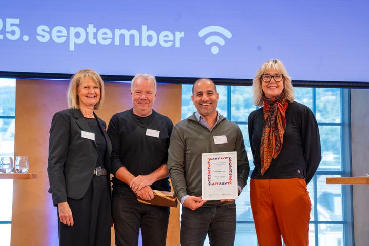 Vinner av Utdanningskvalitetsprisen for høyere utdanning 2025: Berit Karseth, Yngvar Berg, Omid Mirmotahari og Eileen Fugelsnes.
