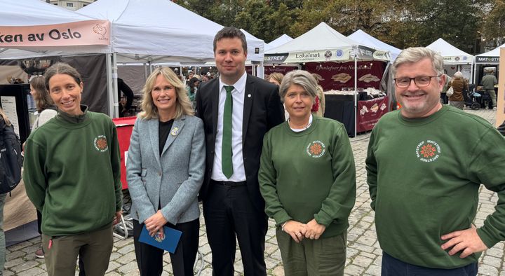 Fv. Randi Ledaal Gjertsen, daglig leder i Bondens marked Norge. Anne Lindbo, ordfører i Oslo, landbruks- og matminister Geir Pollestad, Nina Sundqvist, direktør i Stiftelsen Norsk Mat og daglig leder i HANEN, Bernt Bucher Johannessen.